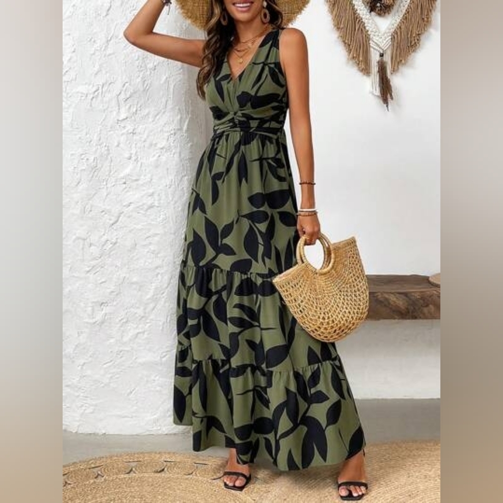 Breezaya Women's Sleeveless Maxi Dress With All Over Print Army Green Large EUC